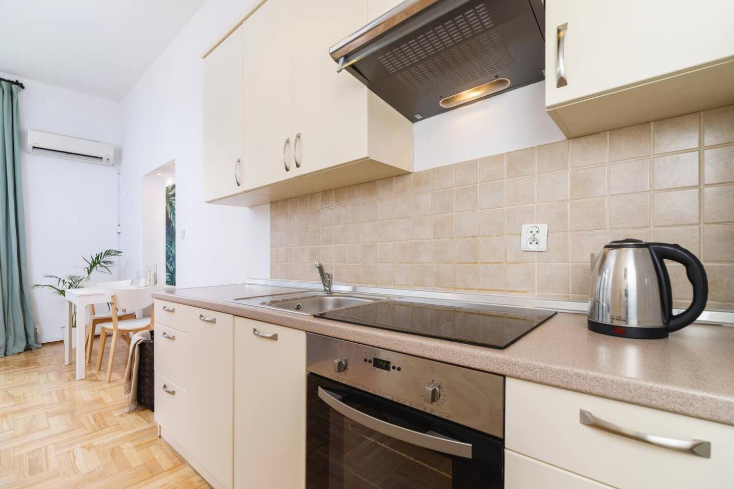 Апартаменти Private Parking - Old Town - Sw Krzyza 16 Street Краків Екстер'єр фото